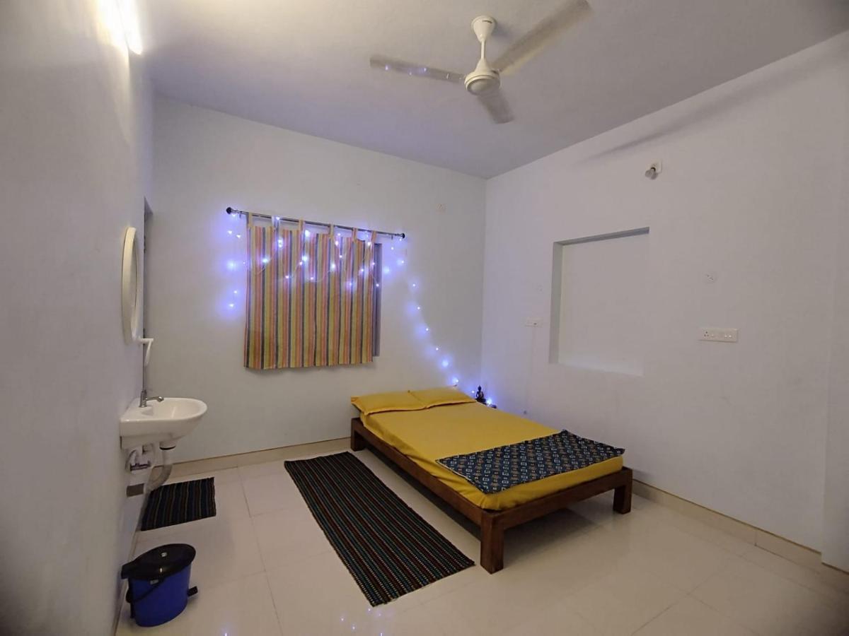 أورفيلا Funk Monk Hostel المظهر الخارجي الصورة