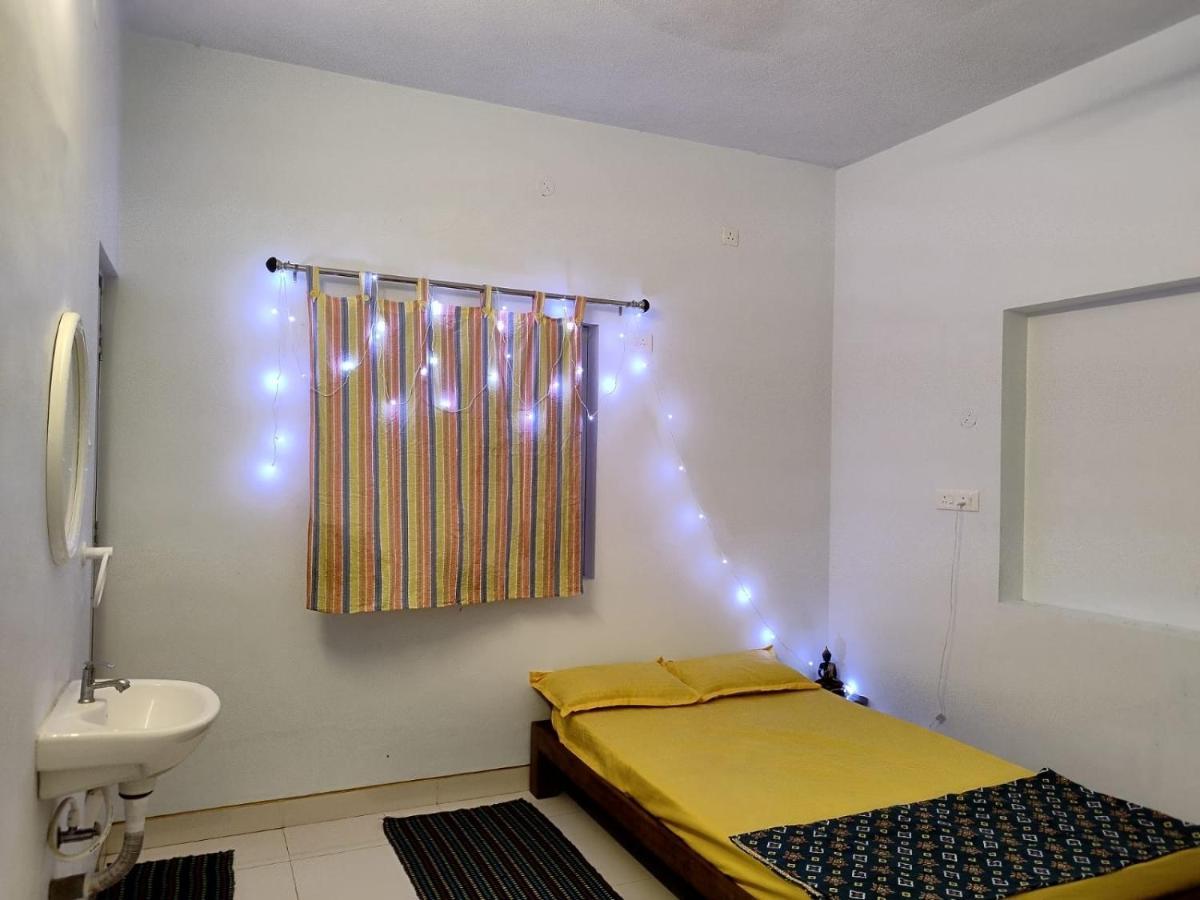 أورفيلا Funk Monk Hostel المظهر الخارجي الصورة